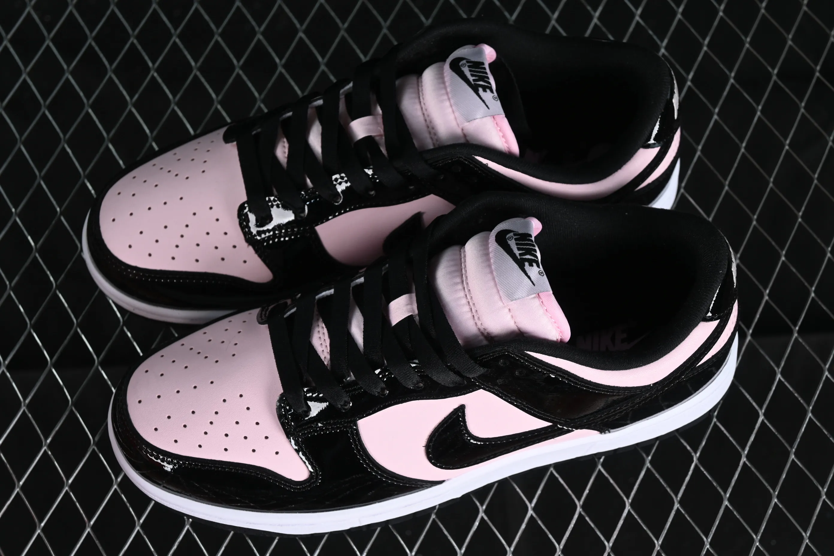 All categories Nk SB Dunk series Nk SB Dunk Low low-top sneakers Nk Dunk Low "Pink Black" black pink SB low-top sports and leisure sneakers DJ9955-600